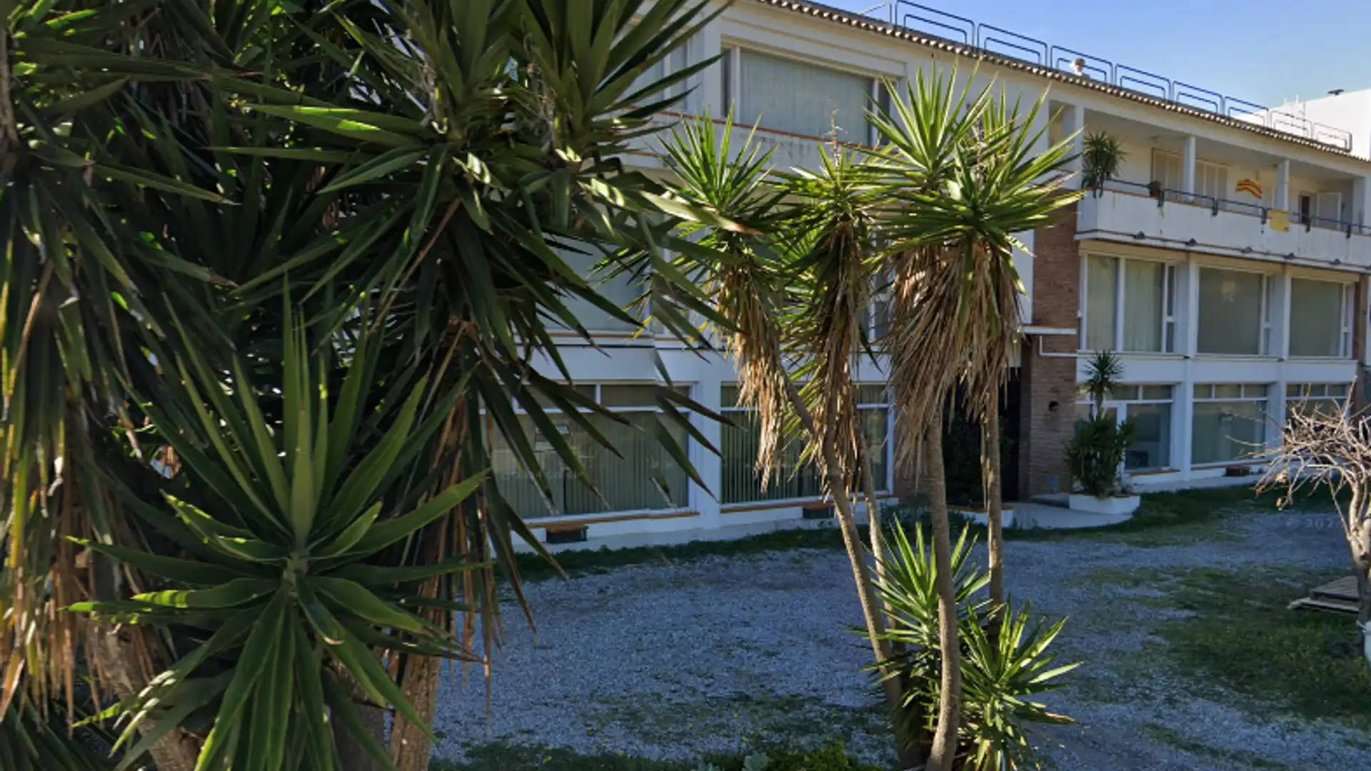 Vista exterior de Edifici en venda en El Port de la Selva