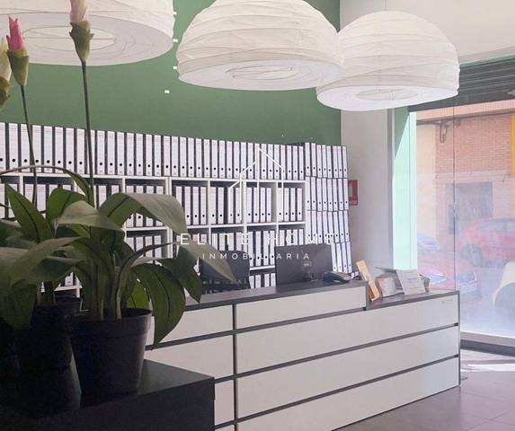 Local comercial en Venta en Ciutat del Transport - La Salera