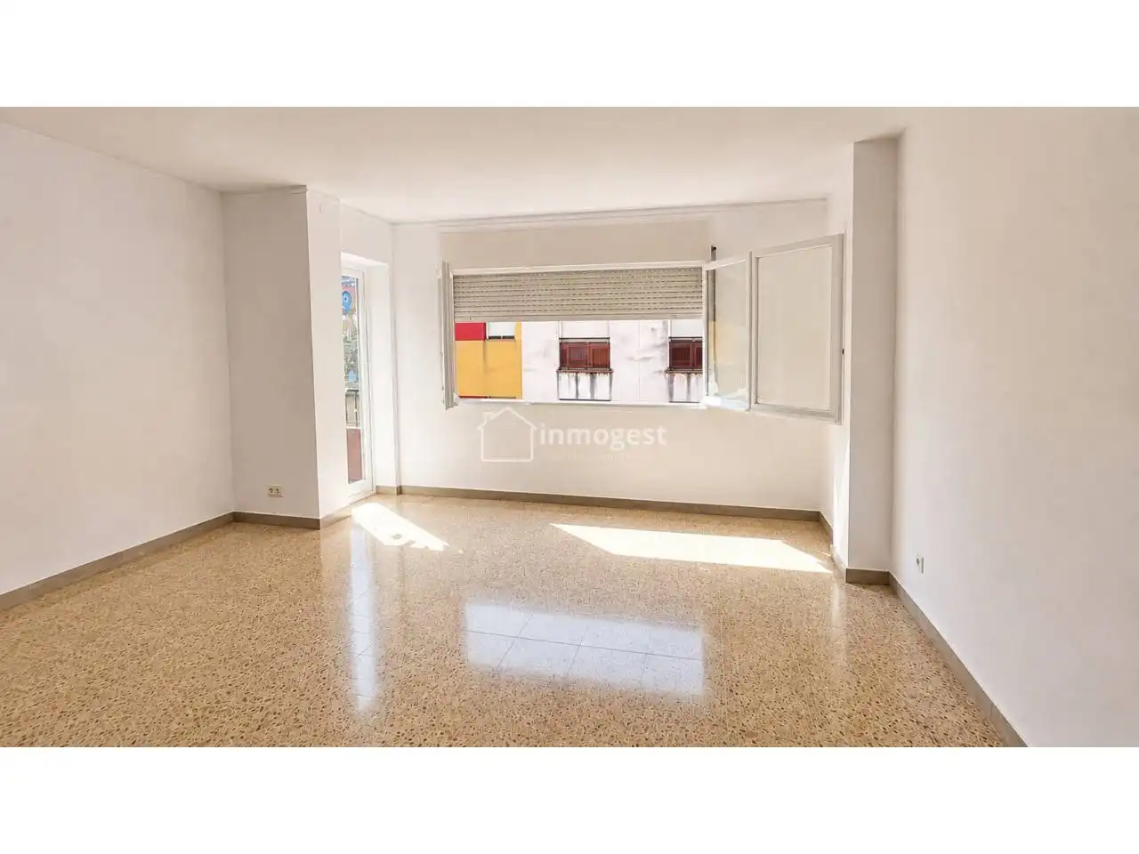 Vista exterior de Piso en venta en Salt con Balcón