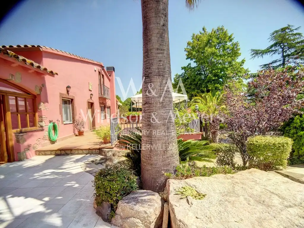 Exterior view of Country homes for sale in Vilanova d'Escornalbou
