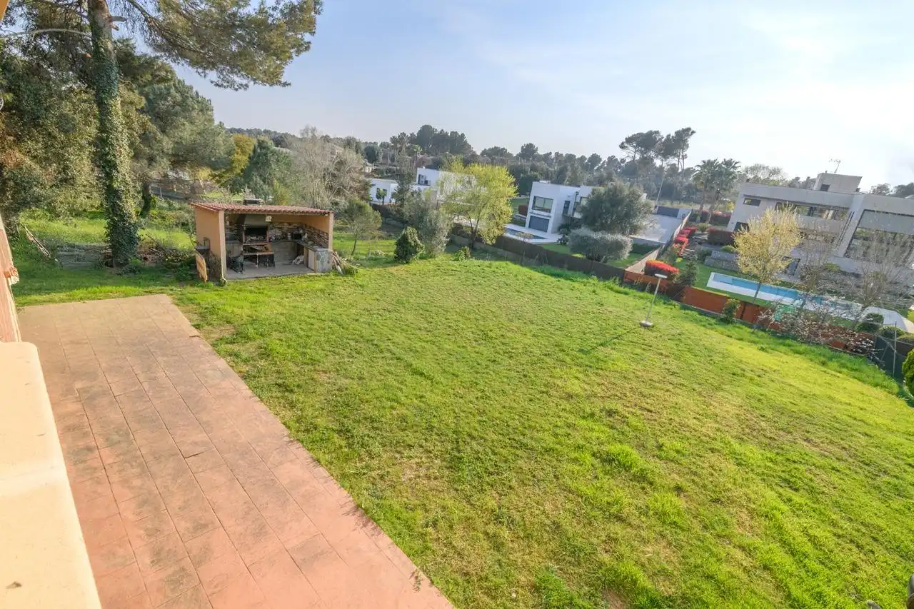 Garden of Houses for sale in Sabadell  with Air Conditioner, Heating and Terrace