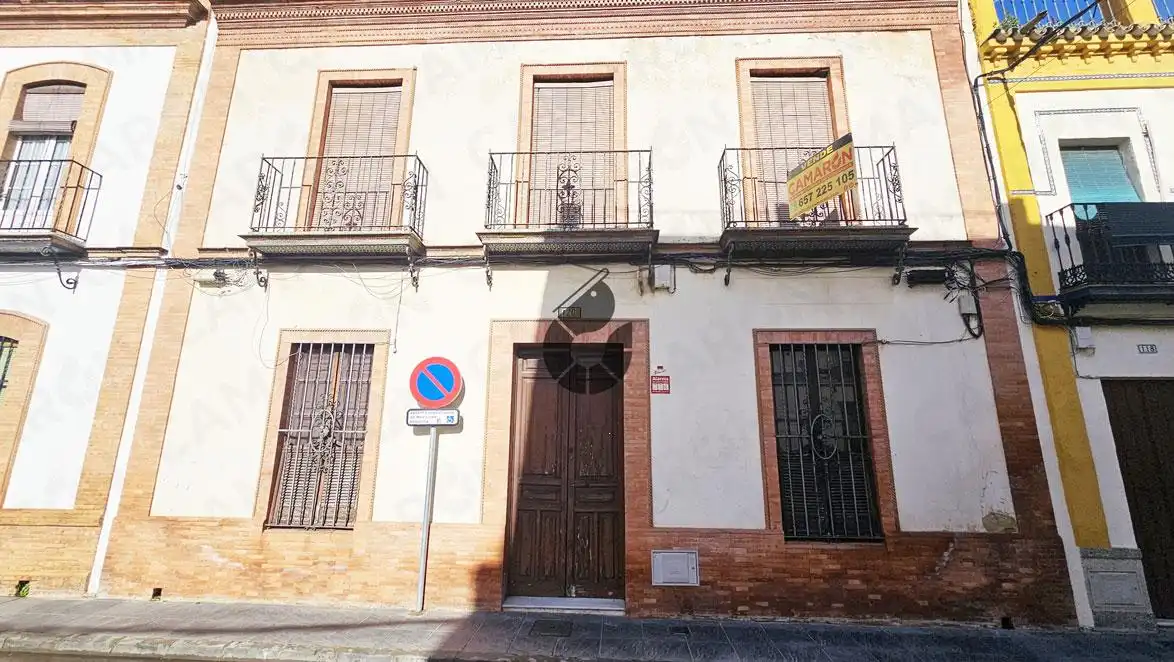 Vista exterior de Casa o chalet en venta en Coria del Río