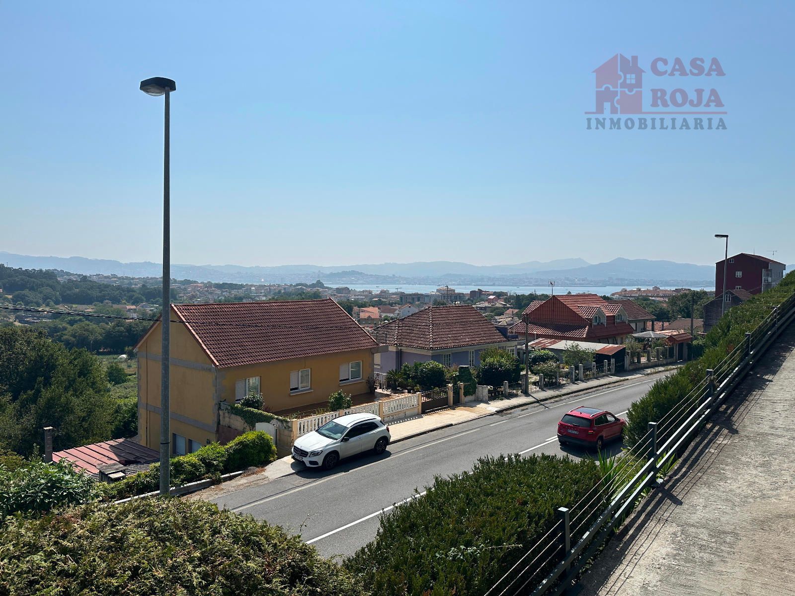 Vista exterior de Casa o xalet en venda en Cangas  amb Calefacció, Terrassa i Traster
