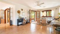 Sala d'estar de Casa o xalet en venda en  Palma de Mallorca amb Aire condicionat, Calefacció i Jardí privat