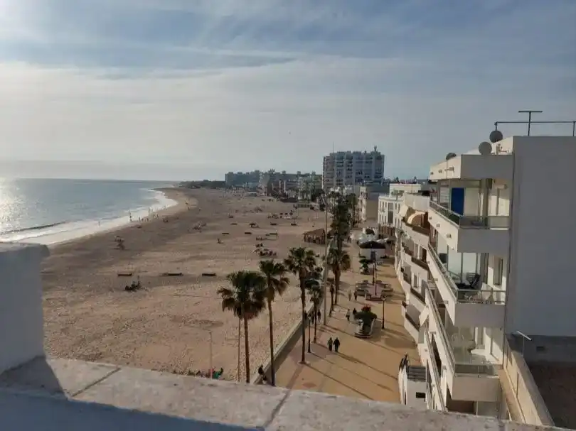 Vista exterior de Piso de alquiler en Rota con Aire acondicionado, Amueblado y Balcón