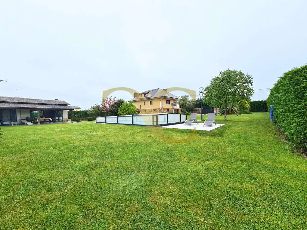 Casa o xalet en venda en Tapia de Casariego amb Calefacció, Jardí privat i Terrassa