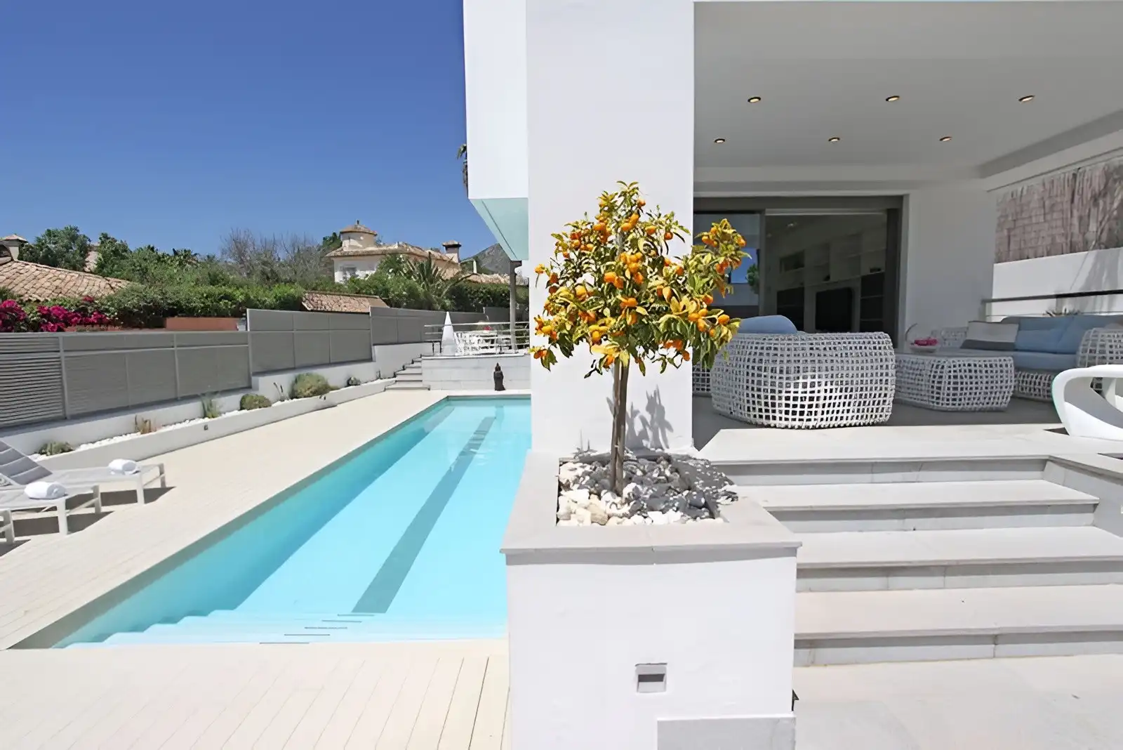 Swimming pool of Houses for sale in Marbella  with Air Conditioner, Private garden and Terrace