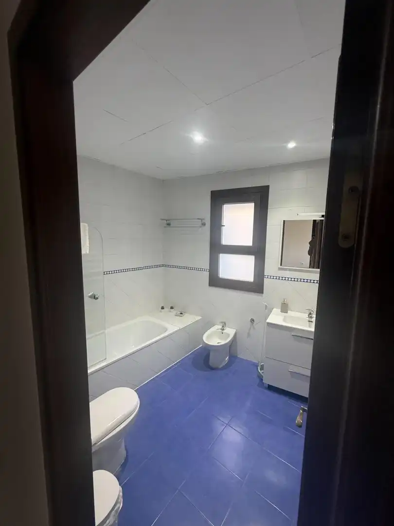 Bany de Pis en venda en Bormujos amb Aire condicionat i Piscina comunitària