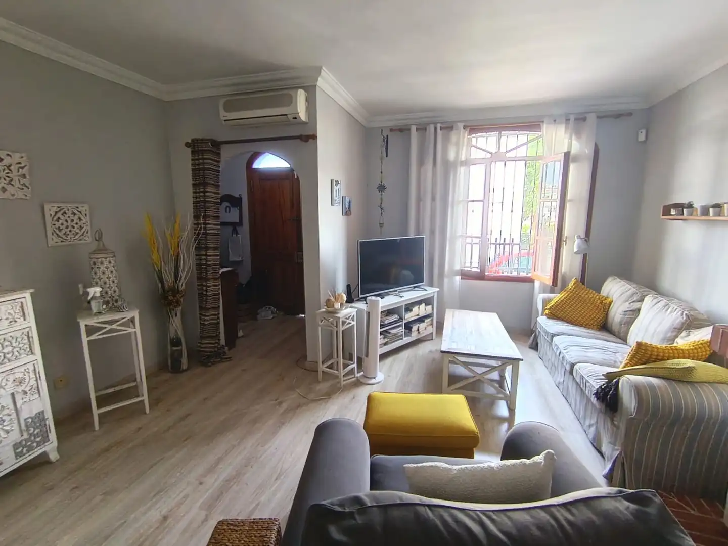 Sala de estar de Casa adosada en venta en Alhaurín de la Torre con Terraza, Balcón y Alarma