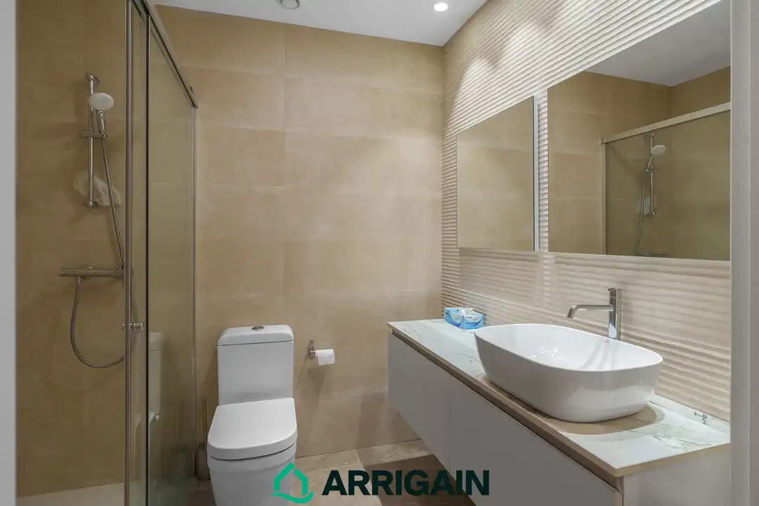 Baño de Piso en venta en Donostia - San Sebastián  con Calefacción, Terraza y Trastero