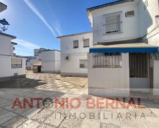 Vista exterior de Casa o xalet en venda en Jerez de la Frontera amb Aire condicionat, Terrassa i Traster