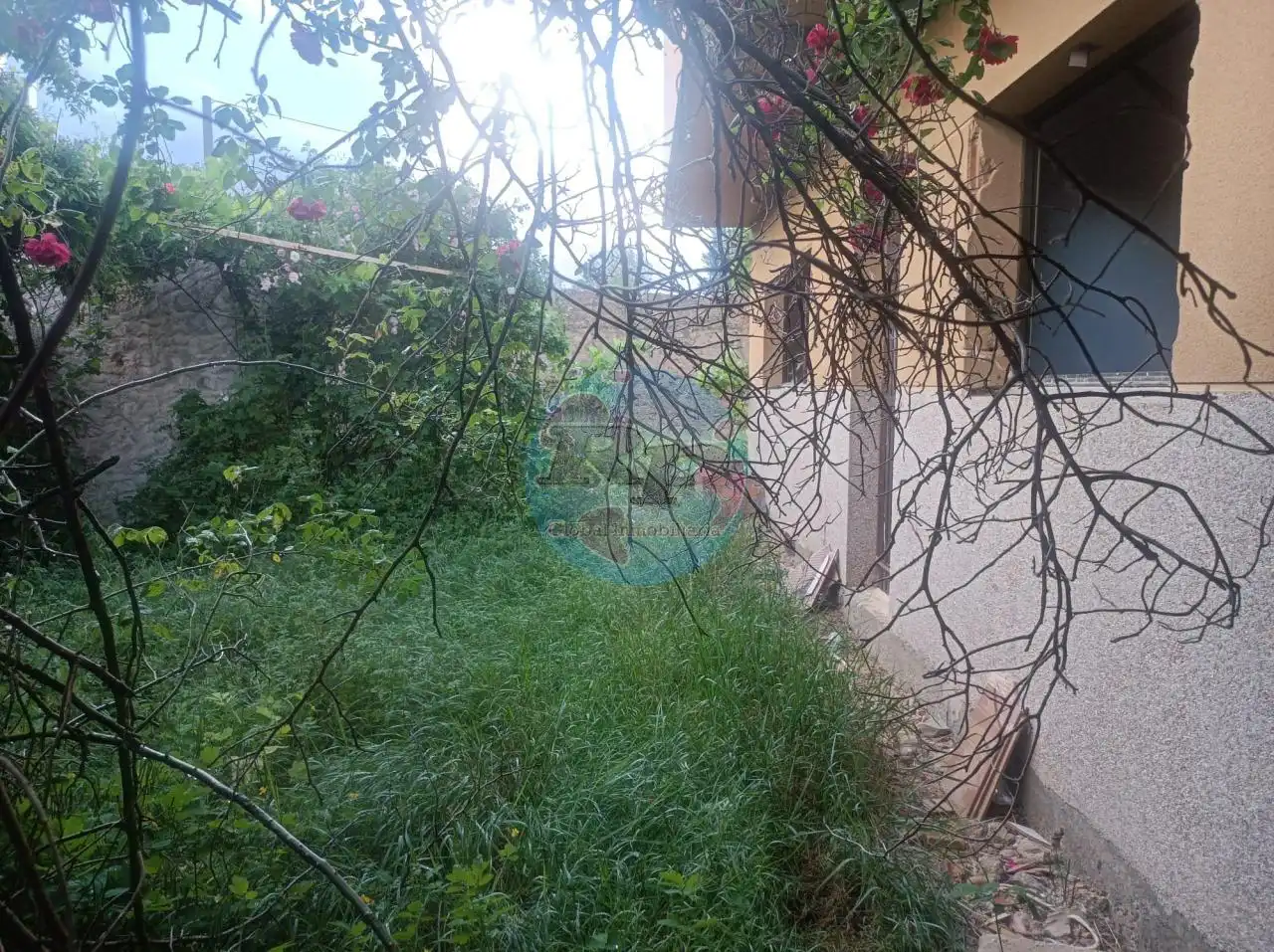 Casa o xalet en venda en Alija del Infantado amb Jardí privat