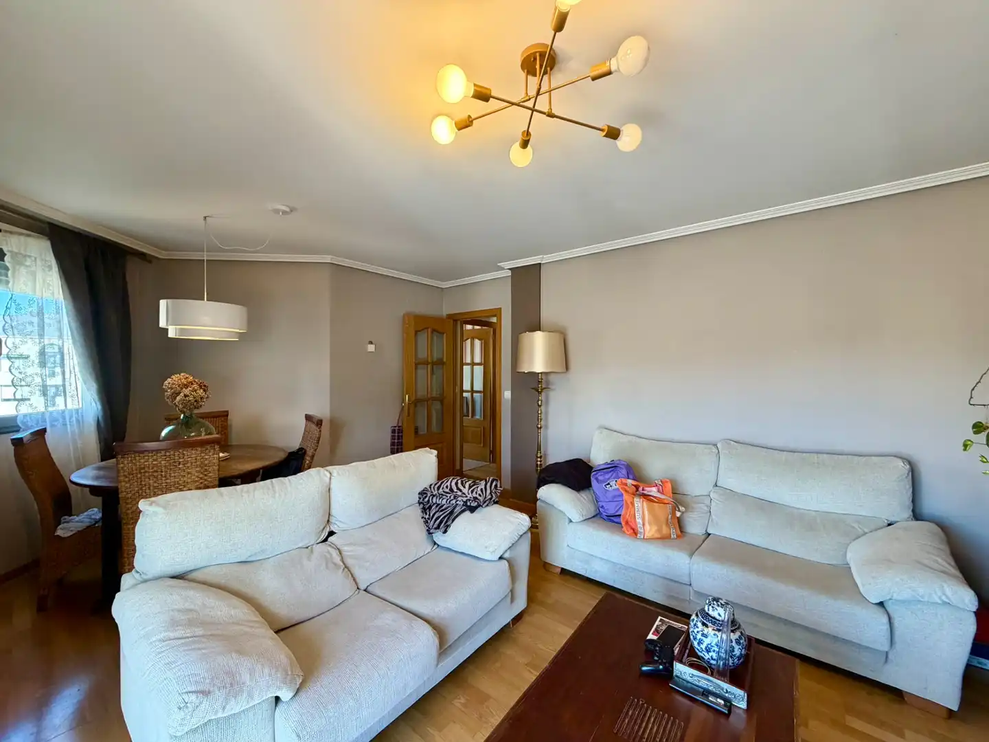 Sala de estar de Piso en venta en Ponferrada con Calefacción, Trastero y Amueblado