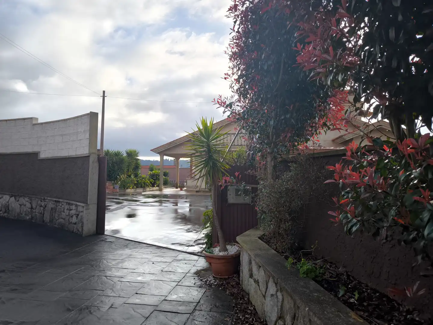 Vista exterior de Casa o xalet en venda en Cambados amb Calefacció, Jardí privat i Parquet
