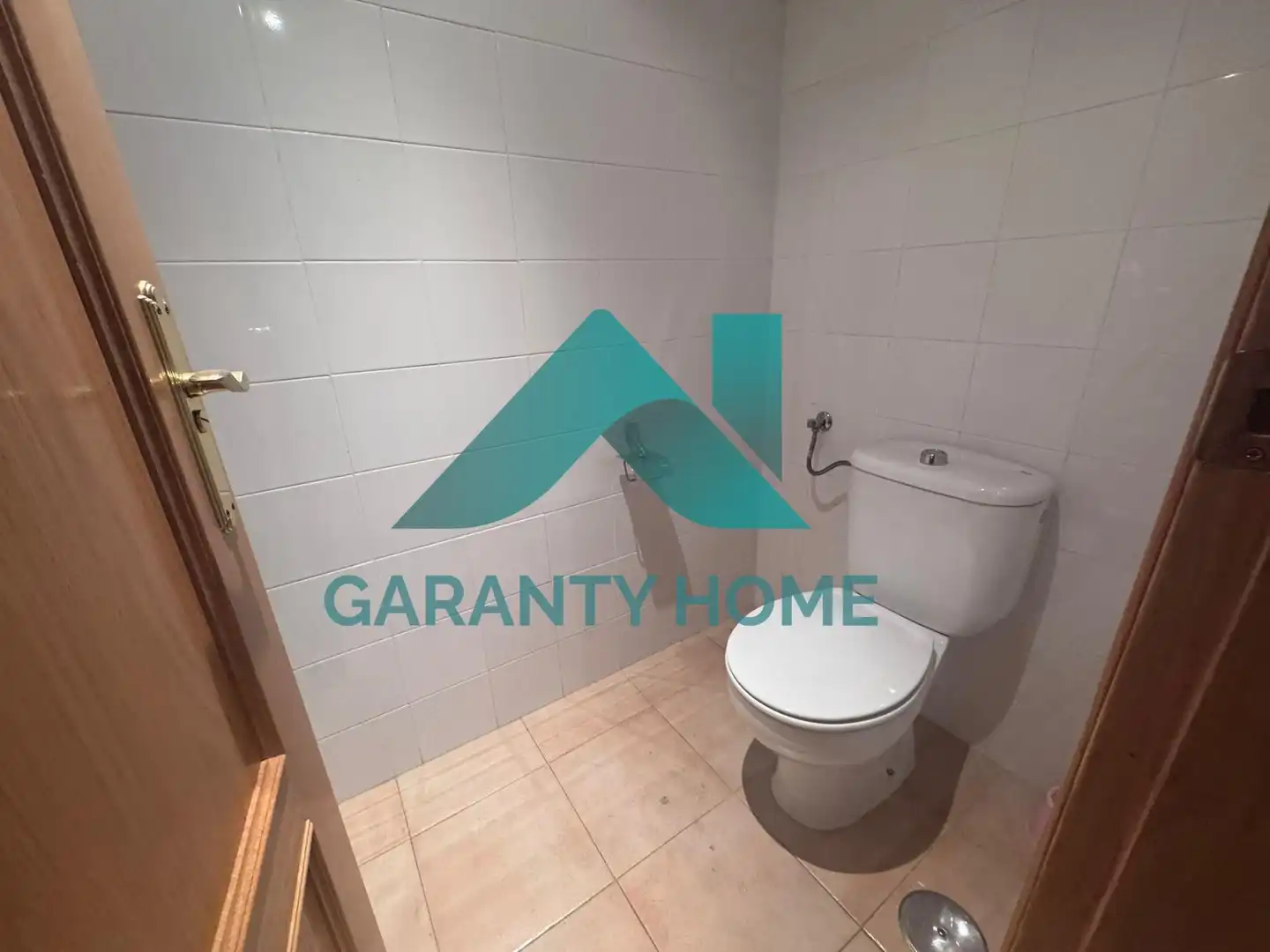 Bathroom of Office for rent in Cáceres  with Air Conditioner and Heating
