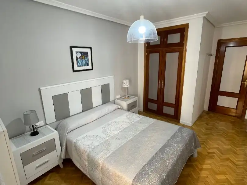 Habitación de Piso de alquiler en Cuenca con Calefacción, Parquet y Terraza