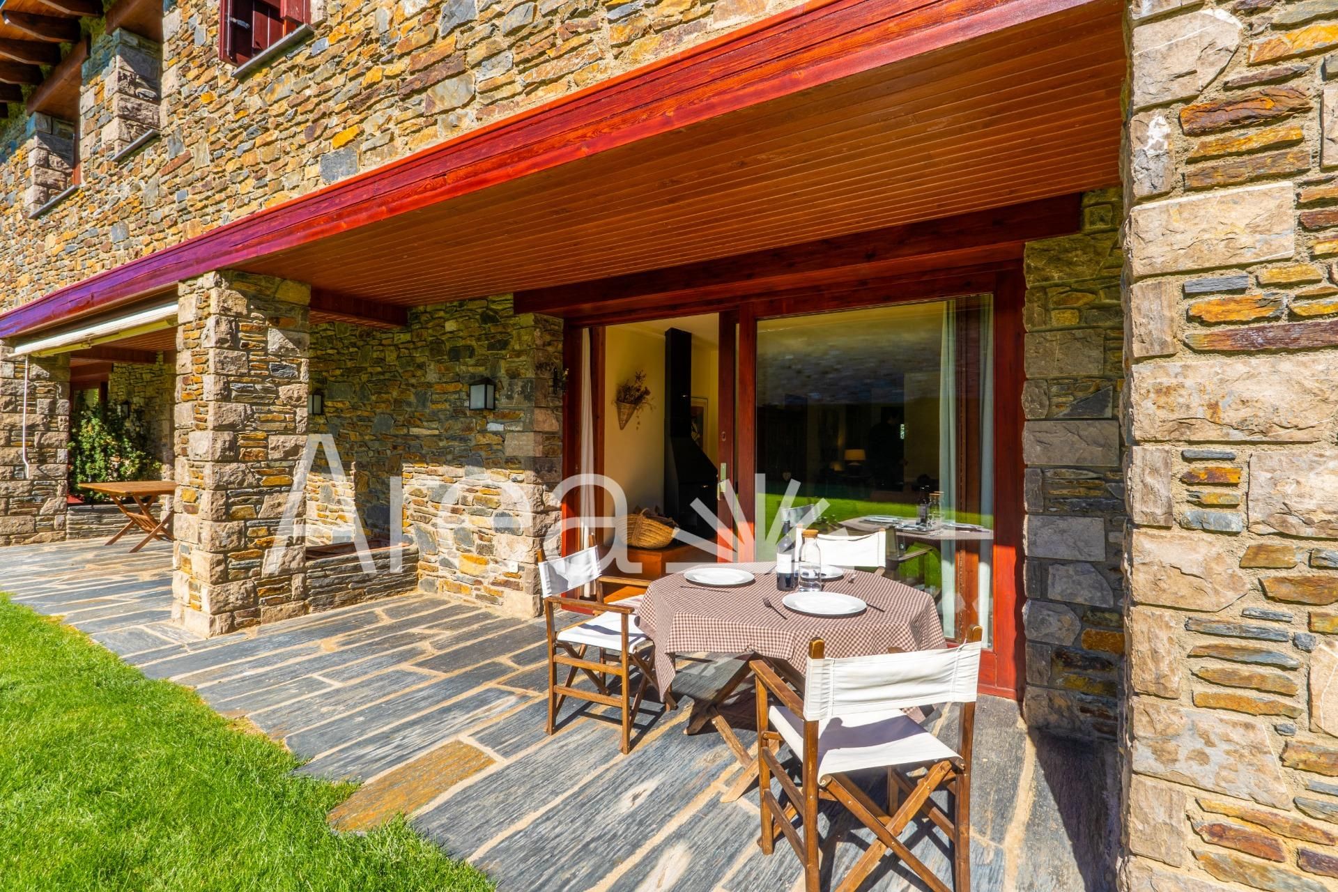 Jardí de Casa adosada en venda en Guils de Cerdanya amb Calefacció, Jardí privat i Parquet
