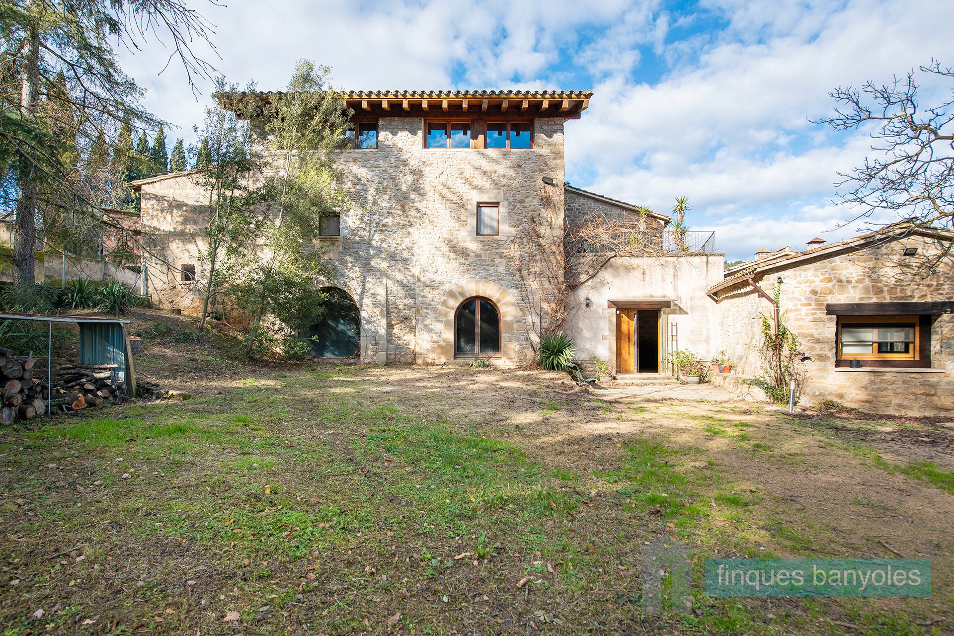 Vista exterior de Finca rústica en venda en Camós amb Calefacció, Jardí privat i Parquet