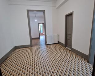 Flat to rent in  Barcelona Capital  with Air Conditioner, Heating and Terrace