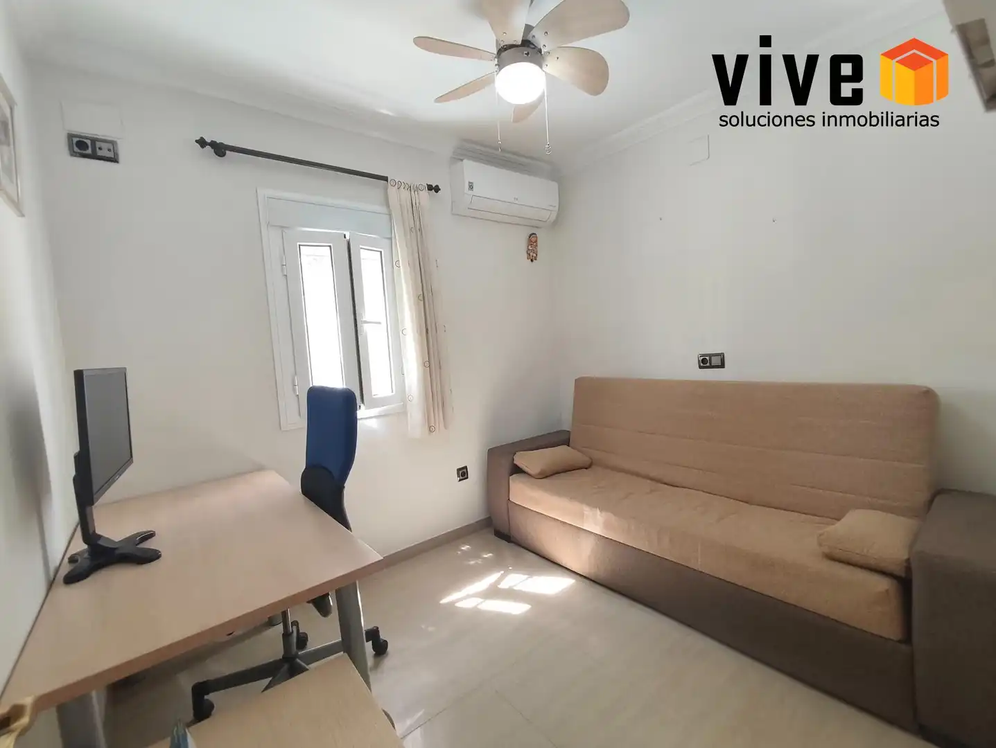 Bedroom of Flat for sale in Sevilla  with Air Conditioner