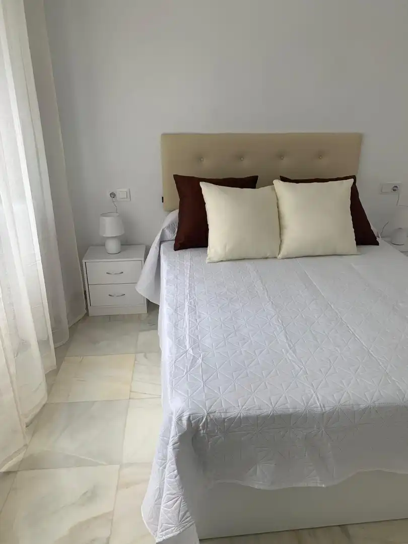 Schlafzimmer von Wohnung zur Miete in Granada mit Heizung