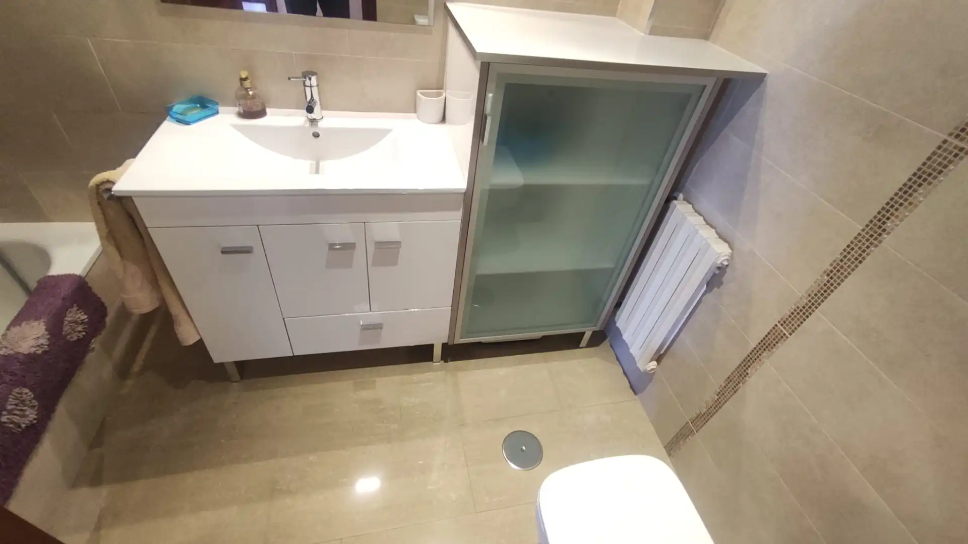 Bathroom of Flat for rent in Ourense Capital   with Heating, Furnished and Oven