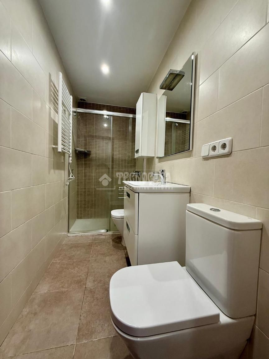 Baño de Piso de alquiler en  Madrid Capital con Aire acondicionado y Calefacción