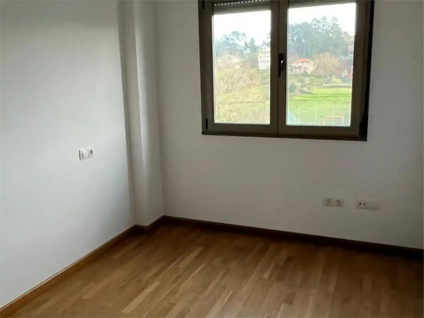 Dormitori de Pis en venda en Boiro amb Jardí privat, Parquet i Traster