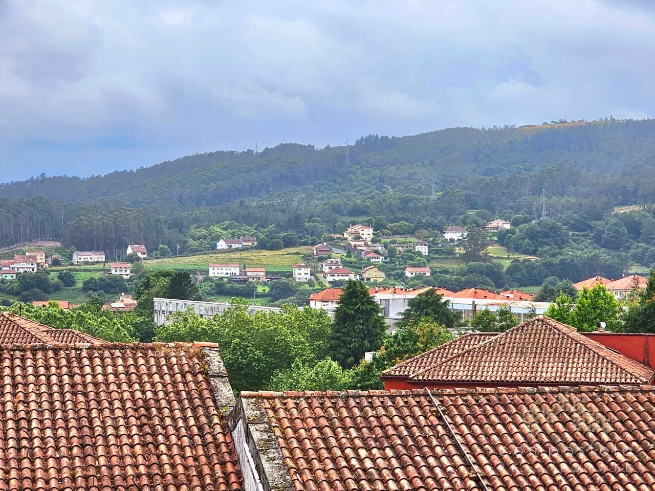 Vista exterior de Pis de lloguer en Santiago de Compostela  amb Parquet i Moblat