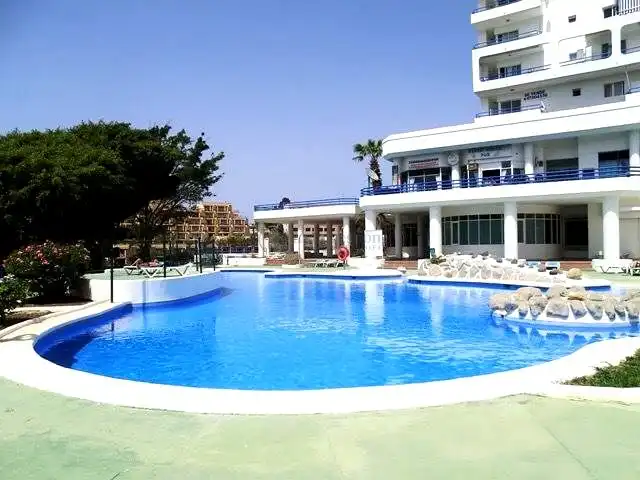 Piscina de Estudi en venda en Adeje amb Moblat, Balcó i Piscina comunitària
