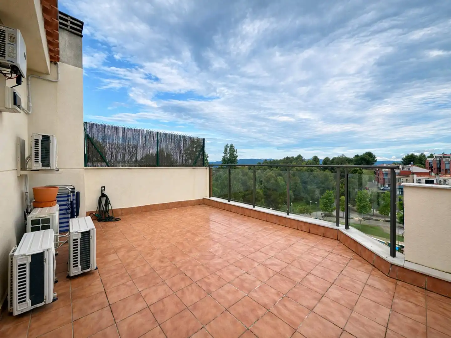 Terrassa de Casa adosada en venda en Sant Esteve Sesrovires amb Aire condicionat, Calefacció i Jardí privat