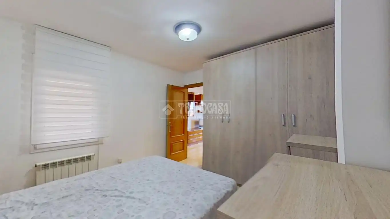 Bedroom of Flat for sale in Manresa  with Air Conditioner, Heating and Balcony