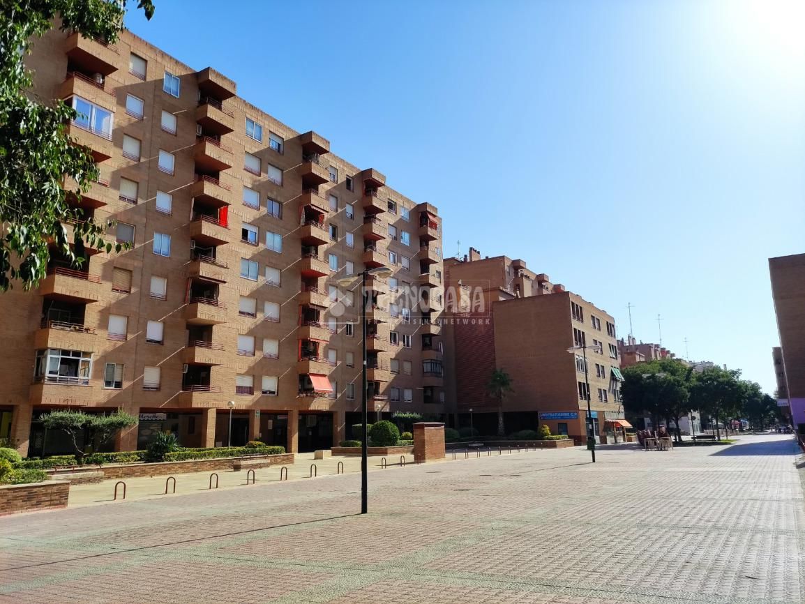 Exterior view of Flat for sale in  Zaragoza Capital  with Air Conditioner, Heating and Parquet flooring