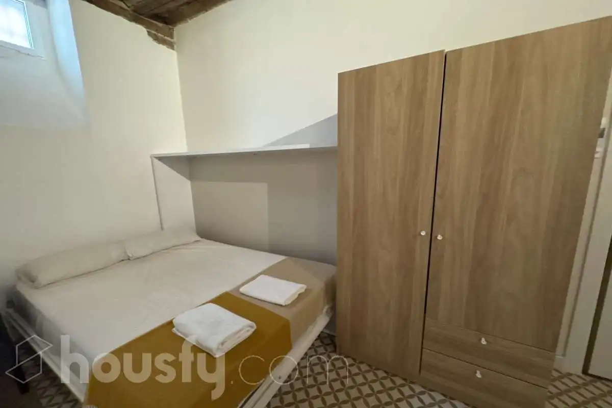 Habitación de Estudio de alquiler en Madrid con Amueblado