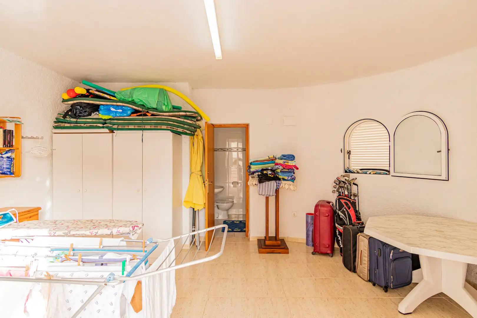 Dormitori de Casa o xalet en venda en La Nucia amb Aire condicionat, Calefacció i Jardí privat