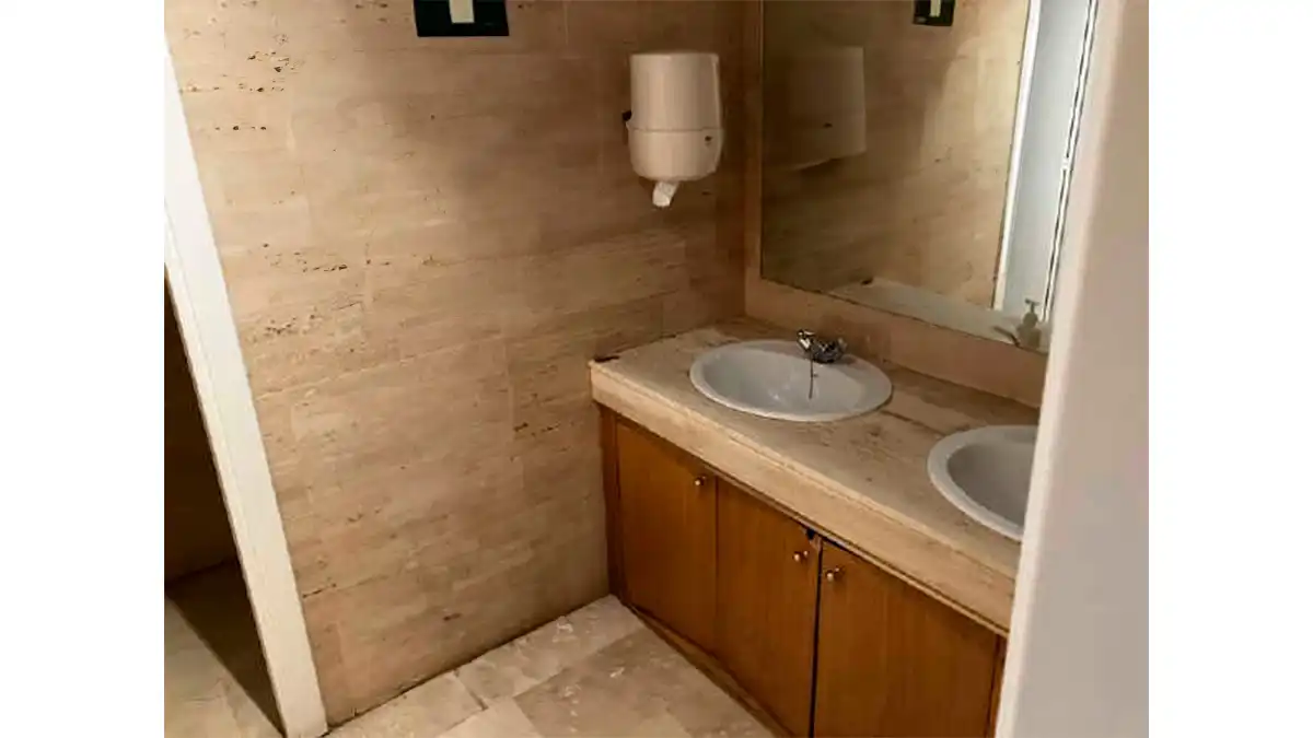 Bany de Local en venda en  Logroño