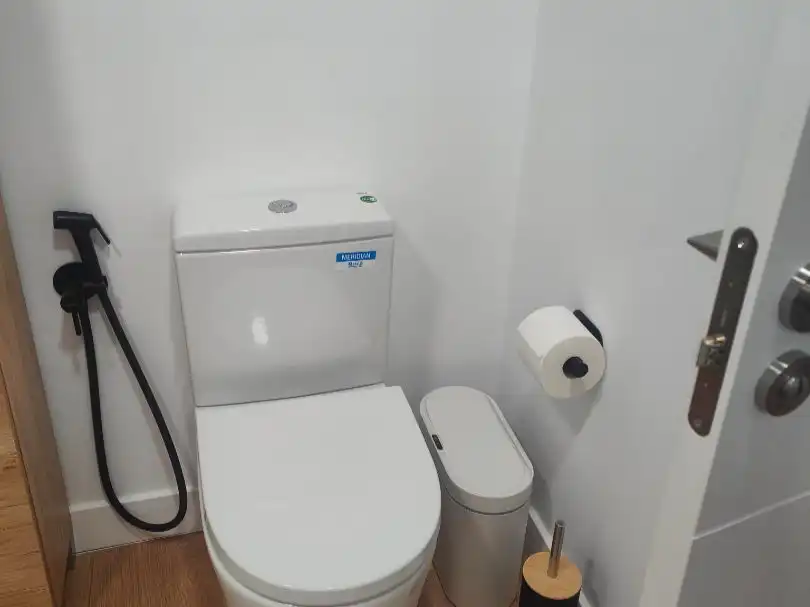 Badezimmer von Wohnungen zum Verkauf in Roquetas de Mar mit Klimaanlage und Terrasse