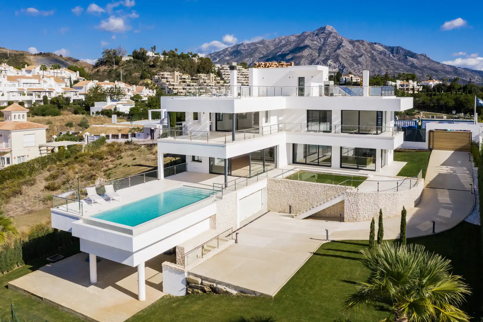 Villa con terrazza in vendita a Nueva Andalucía, imagen 4