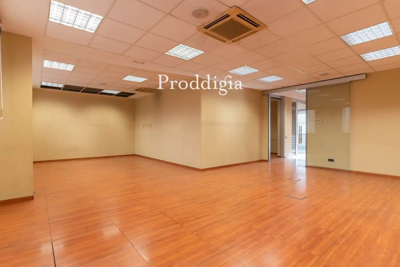 Büro zur Miete in Sant Cugat del Vallès mit Klimaanlage und Heizung