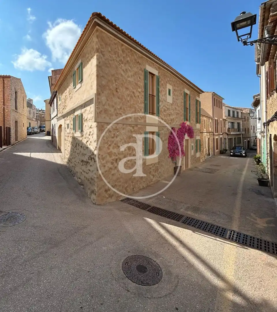 Vista exterior de Casa adosada en venda en Artà amb Aire condicionat, Calefacció i Jardí privat