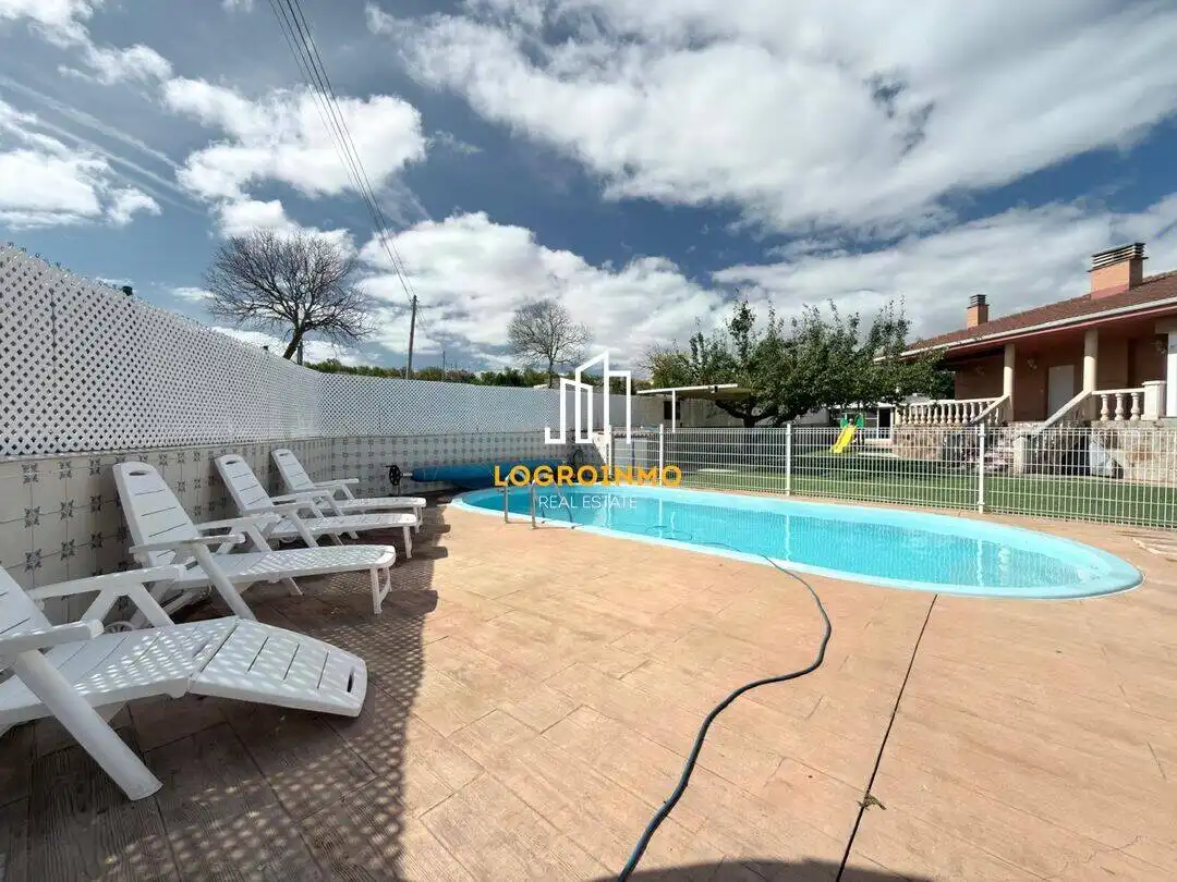 Piscina de Casa o chalet en venta en El Redal con Calefacción, Trastero y Piscina