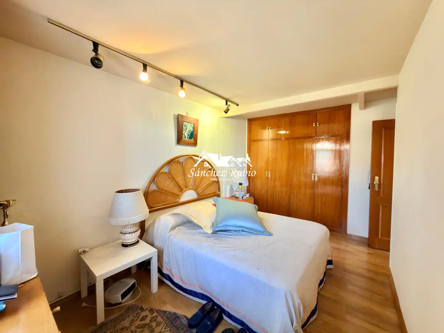 Dormitori de Casa o xalet en venda en Torrelodones amb Calefacció, Jardí privat i Parquet