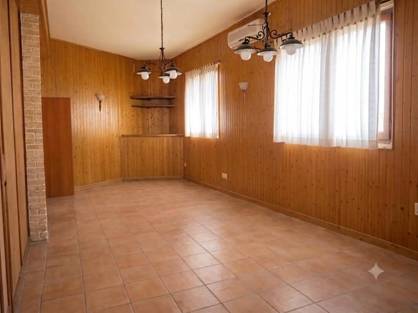Menjador de Casa o xalet en venda en Andorra (Teruel) amb Calefacció, Terrassa i Piscina