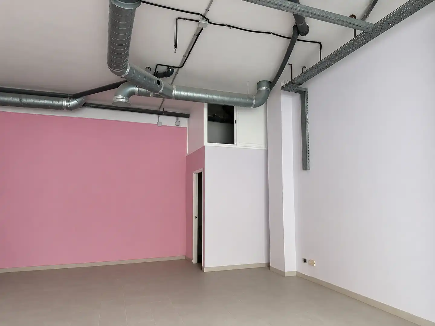 Business premises to rent in Carrer de Francesc Pérez Dolç 18, imagen 7
