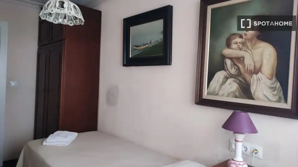 Bedroom of Flat for share in Málaga  with Air Conditioner, Terrace and Furnished