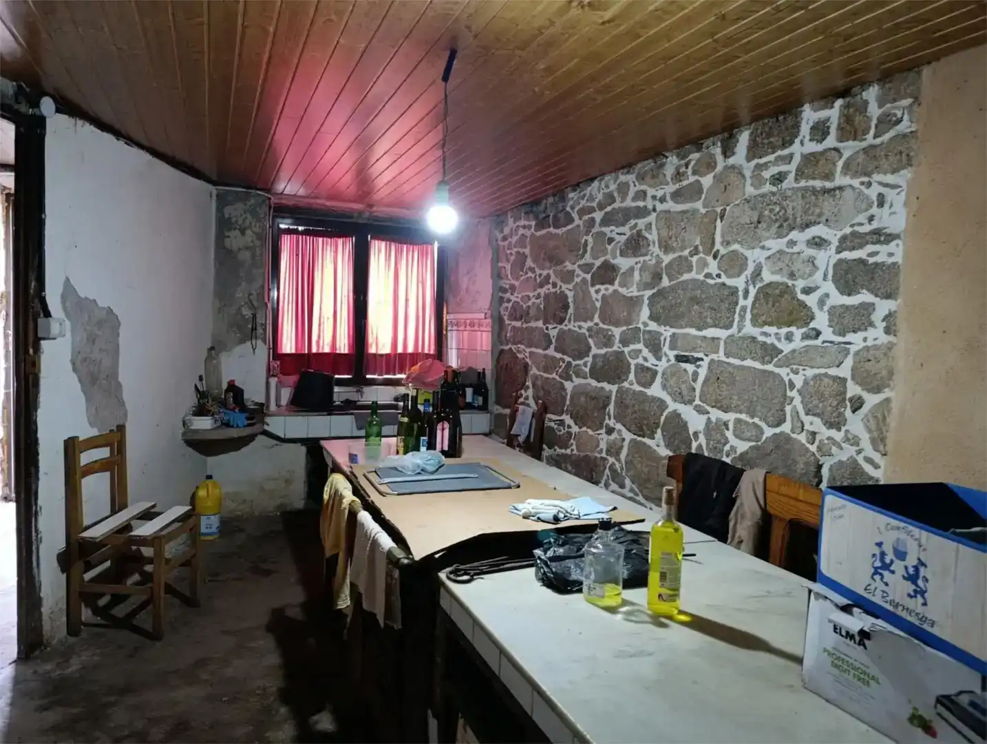 Küche von Einfamilien-Reihenhaus zum Verkauf in Taboada mit Privatgarten und Balkon