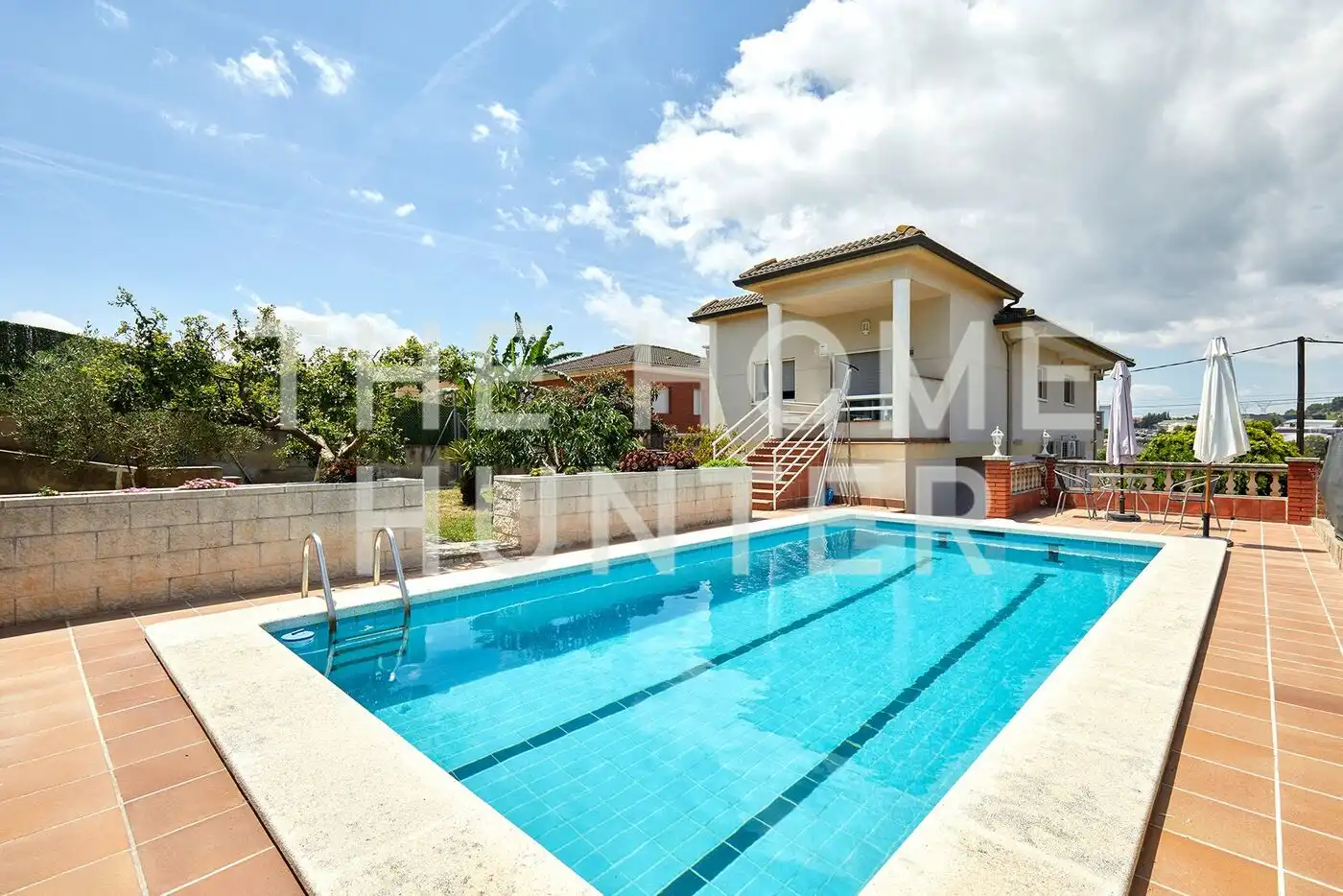 Swimming pool of Houses for sale in Barcelona  with Air Conditioner, Heating and Private garden