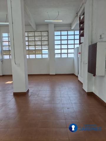 Local comercial en Alquiler en Zurbaran