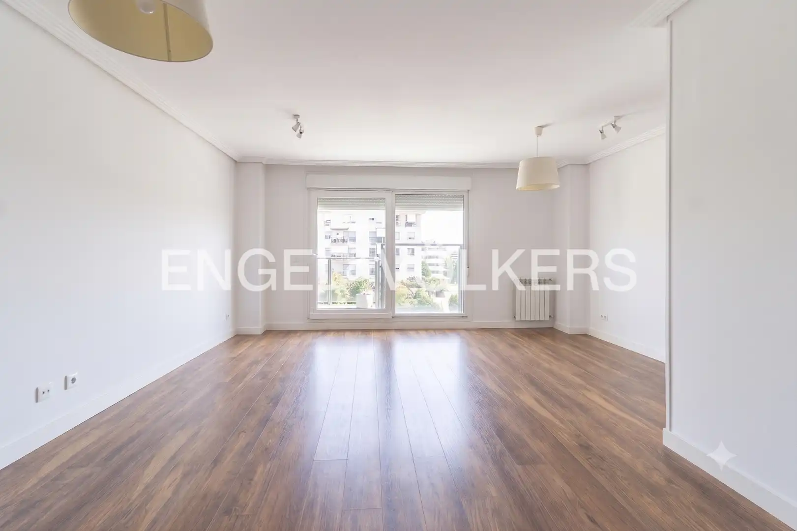 Sala d'estar de Pis de lloguer en San Sebastián de los Reyes amb Aire condicionat, Calefacció i Jardí privat