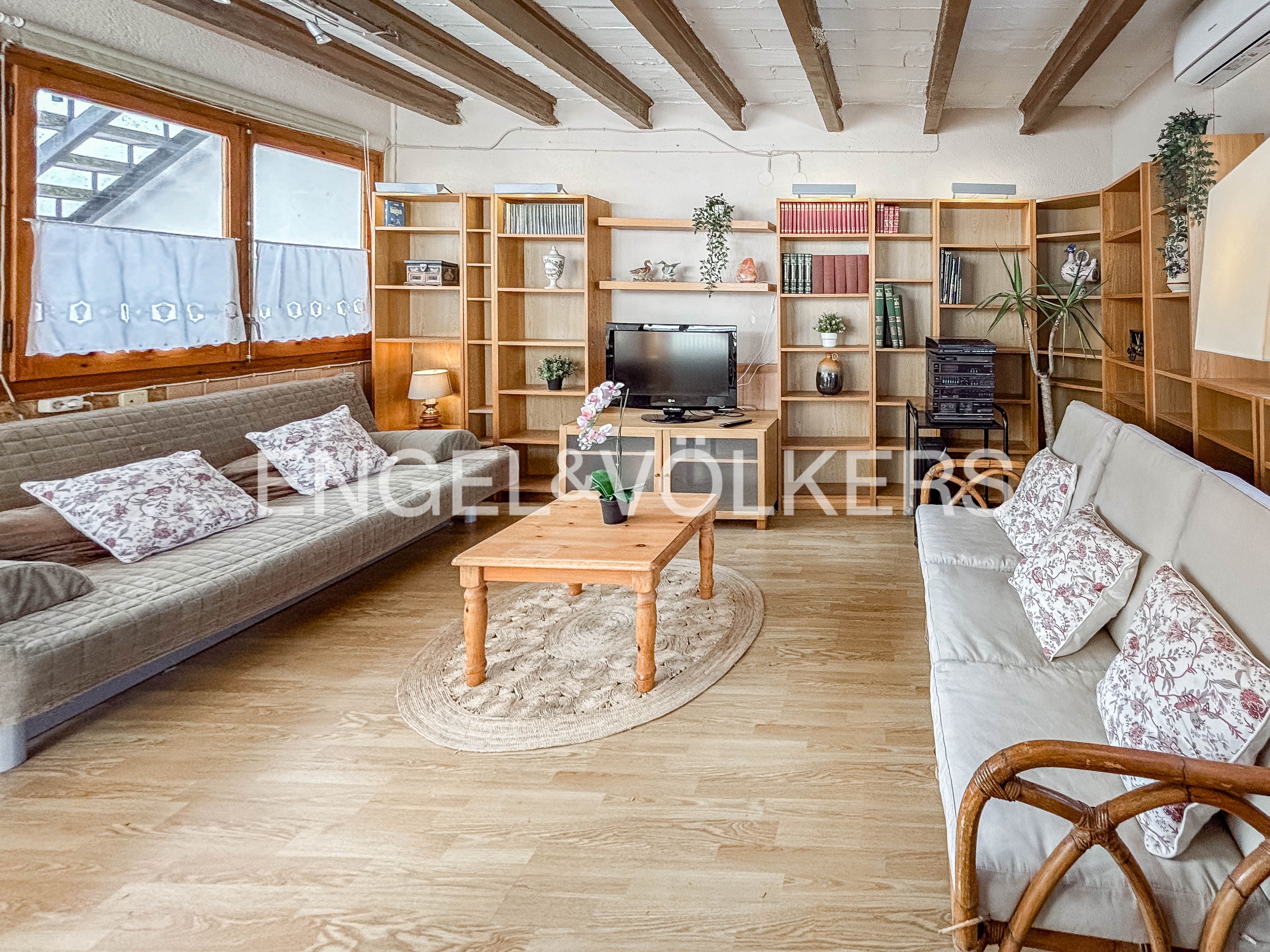 Living room of Houses for rent in Vilafranca del Penedès  with Heating, Parquet flooring and Terrace